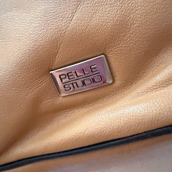 Pelle Studio Wolsons 1995 Vintage Soft Leather Backpack  Zipper Straps Beige main image 5